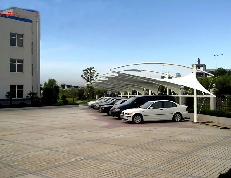 濟(jì)南高新開(kāi)發(fā)區(qū)膜結(jié)構(gòu)車(chē)棚